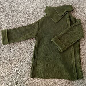 Women’s Old Navy Sweater. Medium.